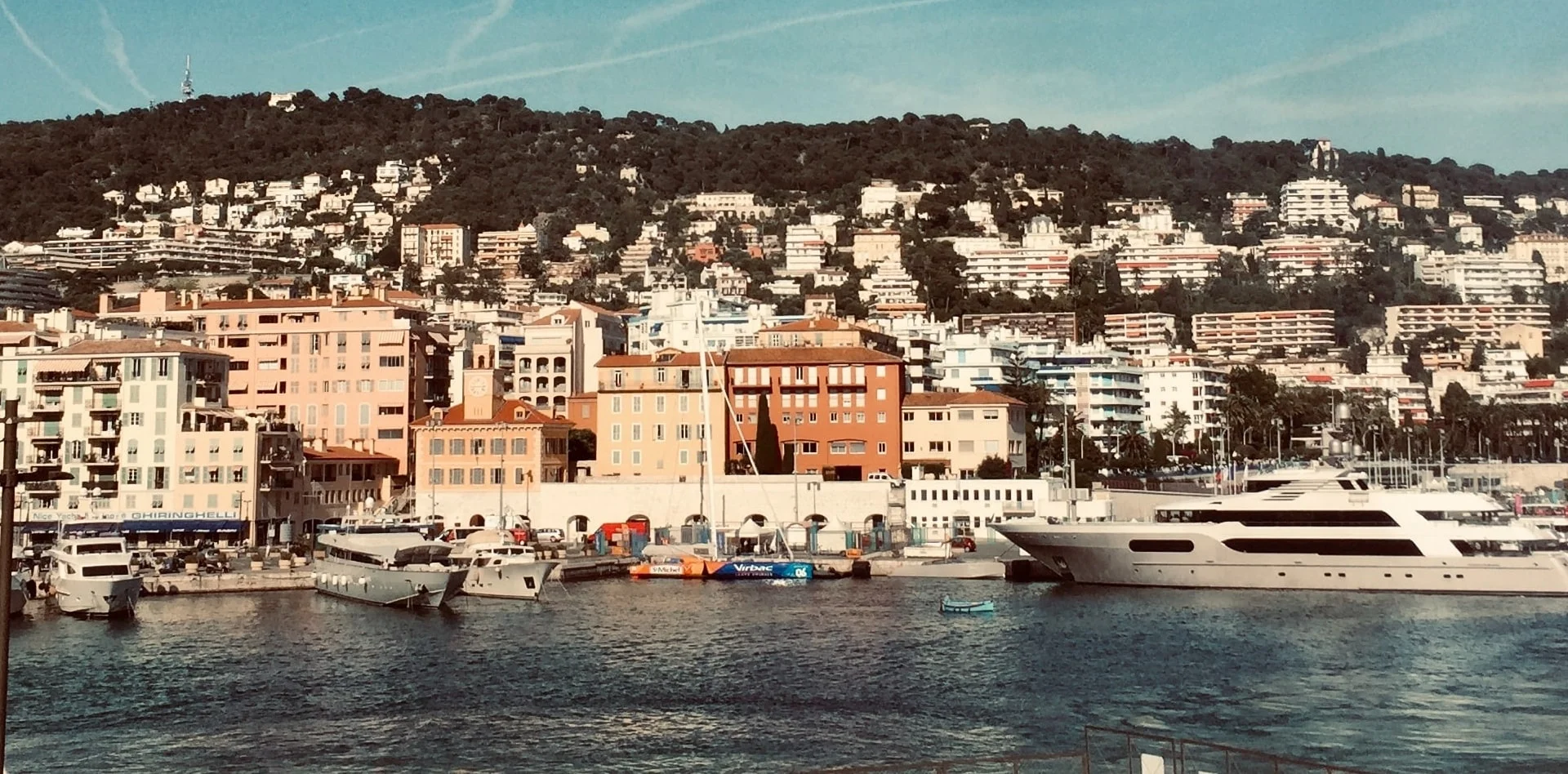 nice-views-2-min.webp?